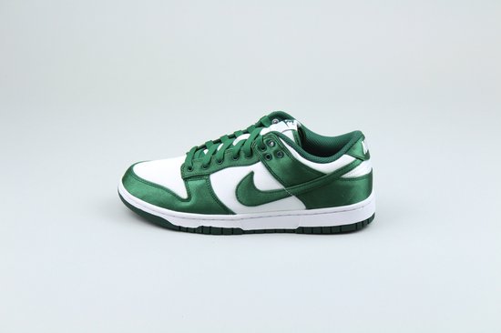 Nike Dunk Low - Maat 42 - Dames Sneakers - Satin Green