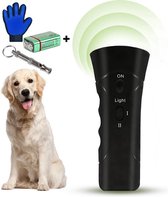 LotaHome - Anti Blaf Apparaat - Hondentrainer voor binnen en buiten - Bereik tot 25 meter - Zaklamp - Diervriendelijk - Zonder schok - Ultrasone - Voor alle honden - Inclusief massage borstel-handschoen, Hondenfluit en 9V batterij
