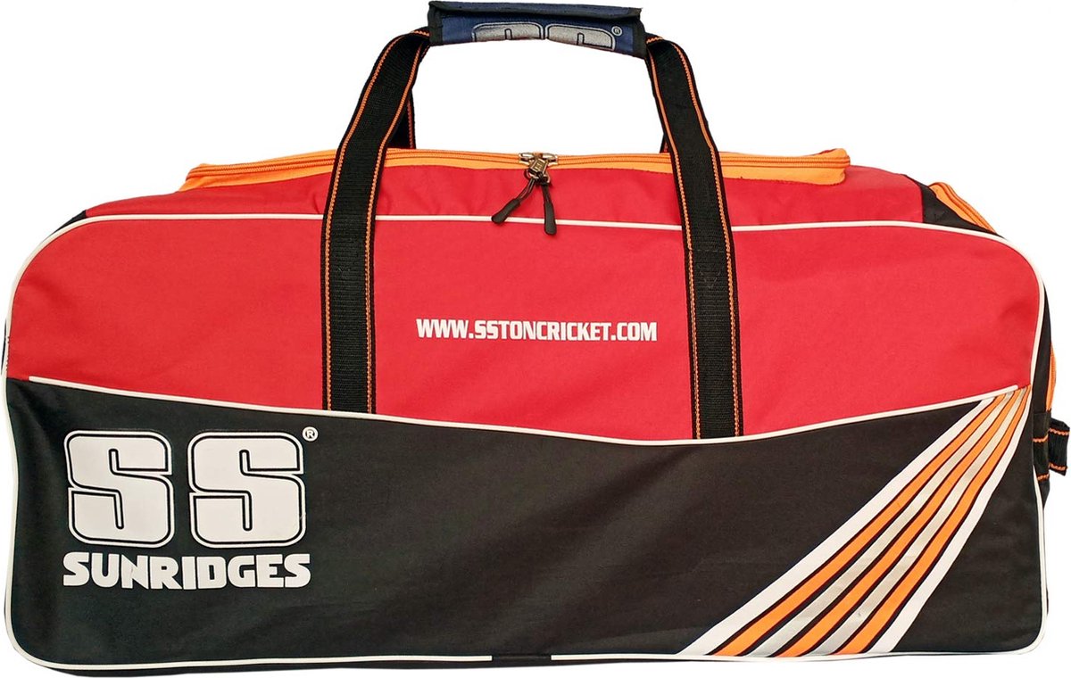 SS Blast Cricket Kit Bag met Wielen (Rood/Zwart, Maat-L) | Materiaal-Polyester | Soepele Ritsen | Ruimtelijk Ontwerp | Geschikt voor Alle Spelers