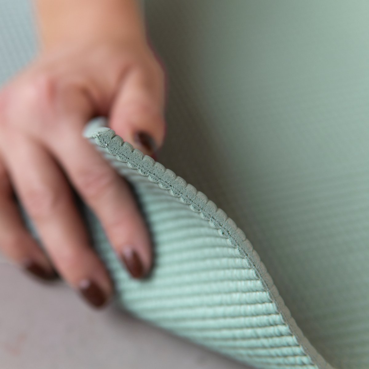 Bodhi Tree Yogamat 6 mm (183 × 61 cm) - Extra dik & antislip - Inclusief draagriem - Donkerblauw thumbnail 6