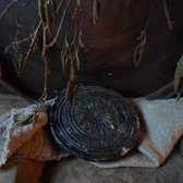 Authentieke mandala kaarsenhouder onderzetter van speksteen 16 cm