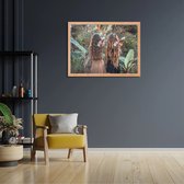 Poster Twee Mooie Dames In de Jungle Rechthoek Horizontaal Met Lijst XL (70 X 50 CM) - Hout - Houten Lijst - Bruine Lijst - Wanddecoratie - Posters