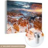 MuchoWow® Glasschilderij 90x60 cm - Schilderij acrylglas - Winterlandschap in het Nationaal park Bryce Canyon - Foto op glas - Schilderijen