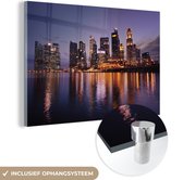MuchoWow® Glasschilderij 90x60 cm - Schilderij acrylglas - Singapore - Skyline - Water - Foto op glas - Schilderijen