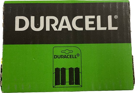 Doos met Duracell Plus AAA batterijen.