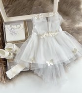 luxe feestjurk-bruidsjurk-Baby jurk-tule jurk-doopjurk -doopkleedje-onderhemd-haarband-schoentjes-vlinders-new born-geschenkdoos-kraamcadeau-fotoshoot newborn-doopsel-4 delige set-witte kleur-maat 56/62 (0 tem 4 maanden)