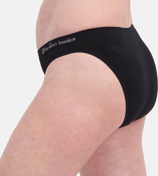 Zijaanzicht van een zwarte slip met logo op de tailleband.