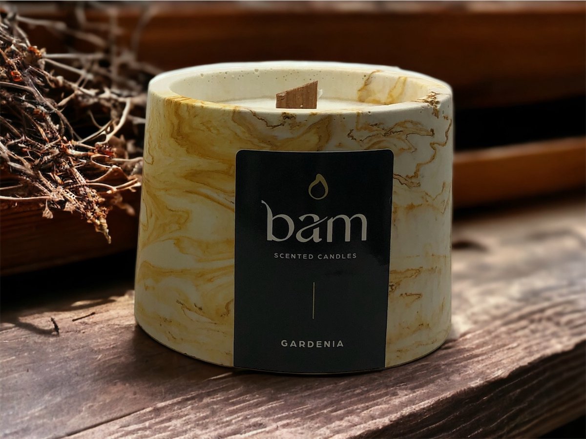 Bam Kaarsen Gardenia Geurkaars – Cone Collectie – Houten Wiek – Oker Gemarmerd Handgemaakt Potje – 100 g – 30 Branduren wit oker gemarmerd