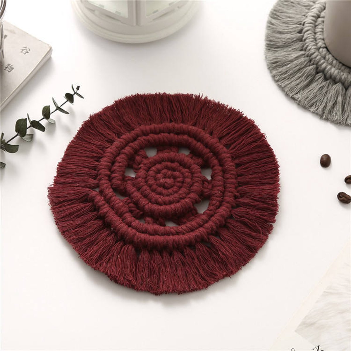 Macrame Onderzetter voor Glazen - Kaarsenhouder - 15 bij 15 cm - Rood