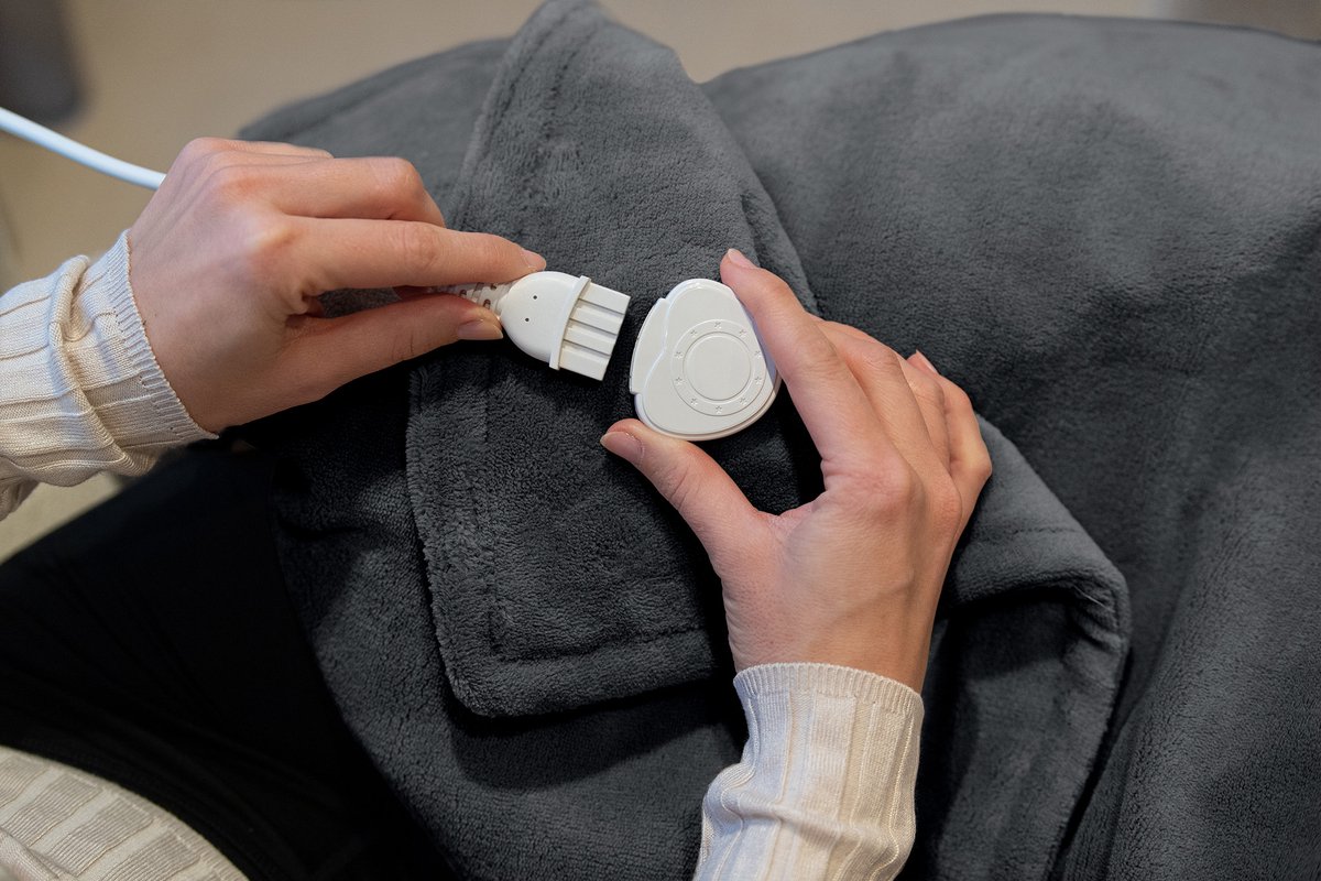Nuvoo Elektrische Warmtedeken - Fleece/Sherpa - 180x160 cm- XXL - Automatische Uitschakeling - Oververhittingsbescherming - 20 Standen - 160W - 2 Persoons - Bovendeken - Donker Grijs / Antraciet – foto 7