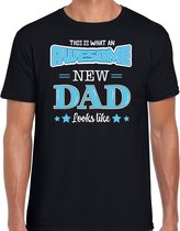 Bellatio Decorations Cadeau t-shirt aanstaande papa - awesome new dad - zwart/blauw - heren - Vaderdag/verjaardag XL