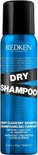 Blauwe spuitbus Redken Dry Shampoo met zwarte dop, op witte achtergrond.