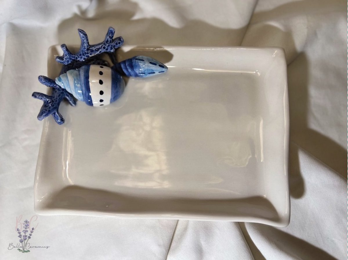 BellaCeramics 1009 | Bord koraal | servetbord klein servet schelpen blauw | Italië - Italiaans keramiek servies | 23 x 16 cm h 2 cm