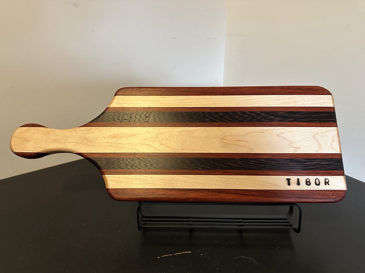 TiborWoodcraft serveerplank hardhout uniek design handmade 50x20cm