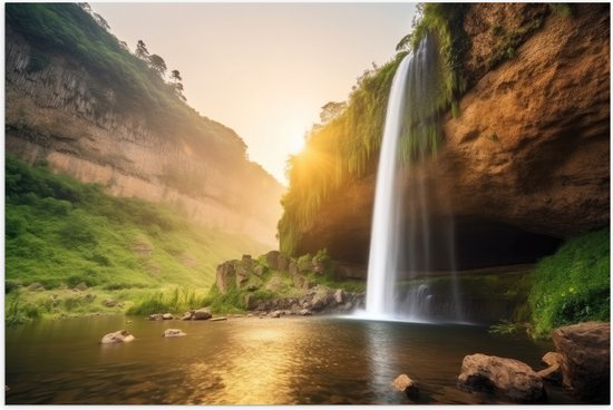 Poster Glanzend – Water - Waterval - Gras - Berg - 105x70 cm Foto op Posterpapier met Glanzende Afwerking