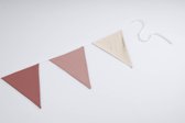 Vlaggenlijn van stof | Canyon Stroll - 2 meter / 5 vlaggetjes - Roze, Beige (neutraal pastel kleur) driehoek vlaggetjes - Verjaardag slinger / Babykamer decoratie - Stoffen slingers handgemaakt & duurzaam