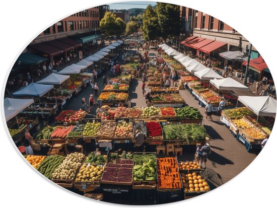 PVC Schuimplaat Ovaal - Markt - Eten - Groente - Fruit - Mensen- Kraampjes - 40x30 cm Foto op Ovaal (Met Ophangsysteem)