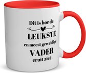 Akyol - dit is hoe de leukste en meest geweldigste vader eruit ziet koffiemok - theemok - rood - Papa - meest leukste vader - vader cadeautjes - vaderdag - verjaardag - geschenk - kado - vader artikelen - 350 ML inhoud