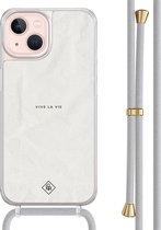 Casimoda® hoesje met grijs koord - Geschikt voor iPhone 13 - Vive La Vie - Afneembaar koord - TPU/acryl - Grijs
