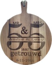 Creaties van Hier - serveerplank - 55 jaar getrouwd - 45 cm - gepersonaliseerd cadeau - hout