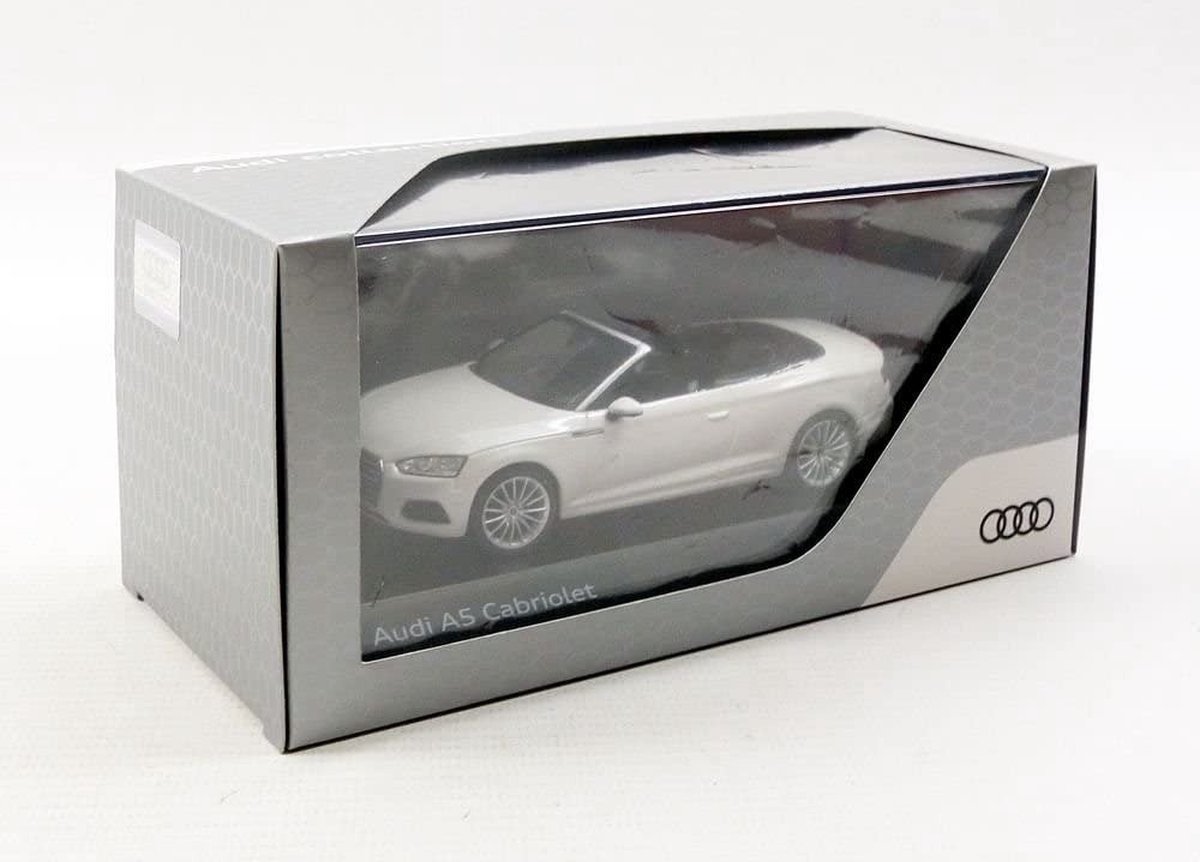 OPO 10 - Voiture Miniature 1/43 Compatible avec Audi A5 Cabriolet - Spark  Ref: 5332 : : Jeux et Jouets