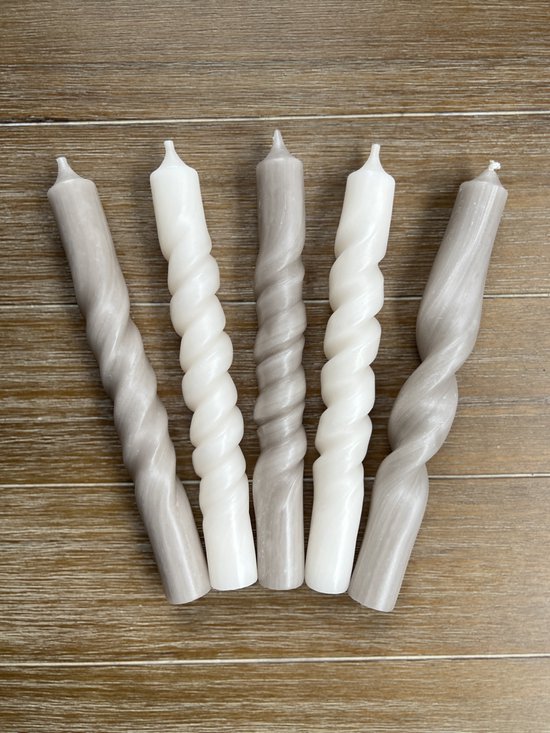 Handmade gedraaide kaarsen - Twisted candles - Set van 5 korte dinerkaarsen