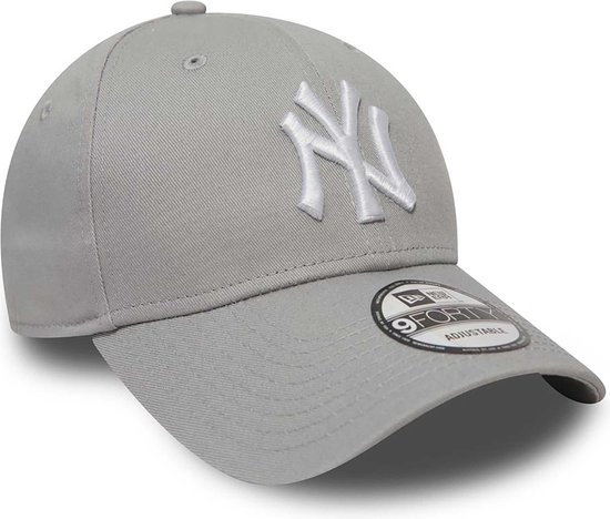 Grijze New Era 9FORTY pet met wit New York Yankees logo op de voorkant.