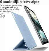 iMoshion Tablet Hoes Geschikt voor iPad Pro 11 (2022) / iPad Pro 11 (2021) / iPad Pro 11 (2020) / iPad Pro 11 (2018) - iMoshion Magnetic Bookcase - Lichtblauw