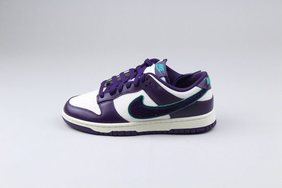 Nike Dunk Low 'Chenille Swoosh Sail Grand Paars'