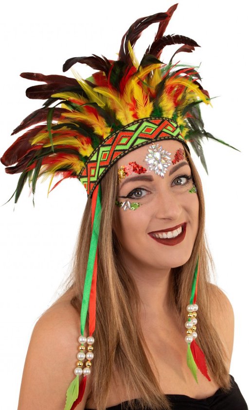 Femme En Costume Coloré Avec Une Coiffe Colorée Et Une Coiffe Colorée  Carnaval