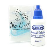 Piercing doe het zelf starterset 2 oorschieters met zilverkleurige stalen oorknopjes met steentje en Caflon Natural Solution desinfectie flesje 30ml