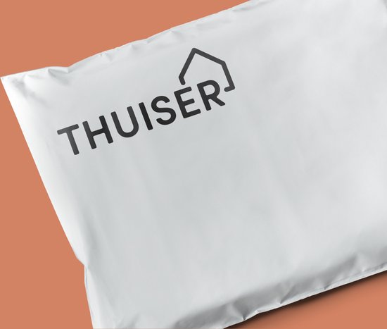 Witte verpakking met logo THUISER.