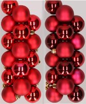 32x stuks kunststof kerstballen mix van rood en donkerrood 4 cm - Kerstversiering