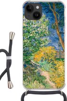Geschikt voorApple Iphone 14 - Crossbody Case - De struiken bij Arles - Vincent van Gogh - Siliconen - Crossbody - Backcover met Koord - Telefoonhoesje met koord - Hoesje met touw