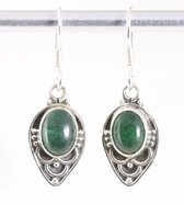 Fijne bewerkte zilveren oorbellen met jade