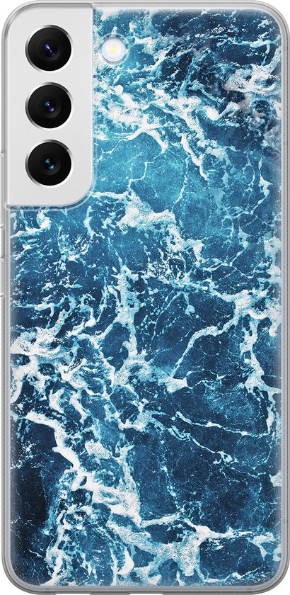Coque de téléphone avec un imprimé océan bleu et des vagues blanches.