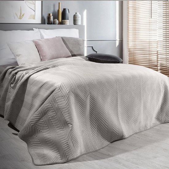Oneiro’s luxe SOFIA Beddensprei Beige - 220x240 cm – bedsprei 2 persoons - beige – beddengoed – slaapkamer – spreien – dekens – wonen – slapen