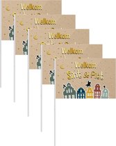 Pakket van 30x stuks Sinterklaas zwaaivlaggetjes Welkom Sint en Piet 30 x 20 cm