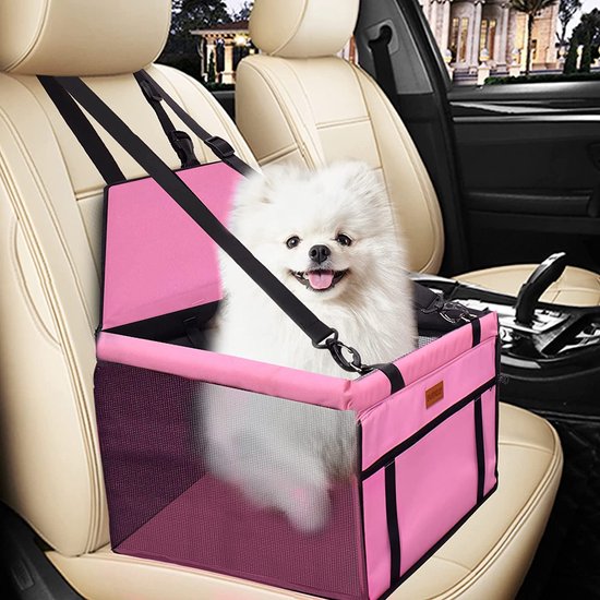 Le siège de voiture pour chien couvre le siège arrière du siège avant du  chien