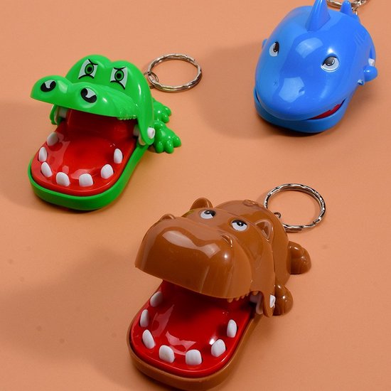 Thumbnail van een extra afbeelding van het spel Krokodil met kiespijn spel - Set van 3 stuks - Krokodil, haai en nijlpaard  - Drankspel - Kinderspel - Bijtende krokodil - Sleutelhanger - Uitdeelcadeautjes voor kinderen - Drank spelletjes