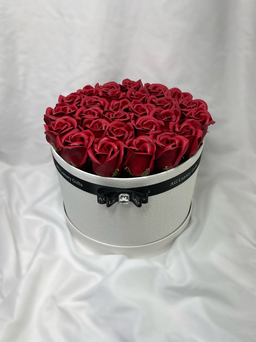 AG Luxurygifts Flowerbox - bloemen box - rozen box - cadeau - soap roses - cadeau box - Valentijnsdag - gift - bloemen - Birthday gift