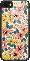 Casimoda® hoesje - Geschikt voor iPhone SE (2020) - Blossom - Luxe Hard Case Zwart - Backcover telefoonhoesje - Multi