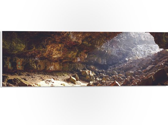 WallClassics - PVC Schuimplaat - Daglicht vallend in Grot - 60x20 cm Foto op PVC Schuimplaat (Met Ophangsysteem)