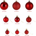 Verzameling rode kerstballen van verschillende formaten: 5.8cm, 3.8cm en 2.9cm.