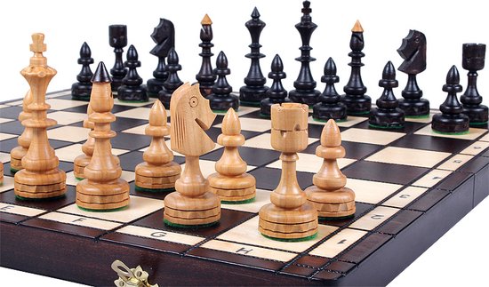 Afbeelding van het spel Chess the Game - Schaakspel met prachtige kersenhouten schaakstukken!