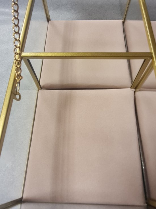 Glazen sieradendoos- Goud- 4 vakken met kussens- 20 x20 x 6- Kan open