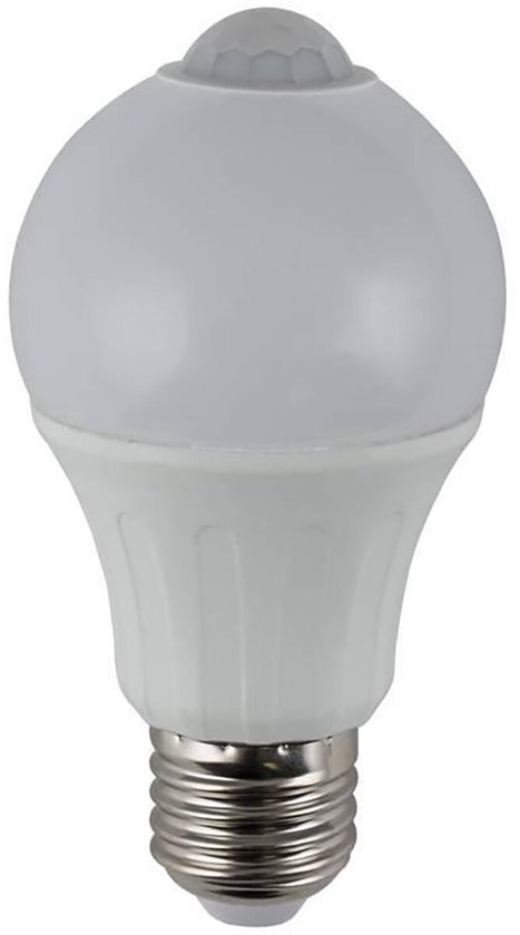 E27 filament LED lamp met schemersensor, vermogen 4,2W, lichtkleur warm wit, 450lm, lichtgevoeligheid <30 lux