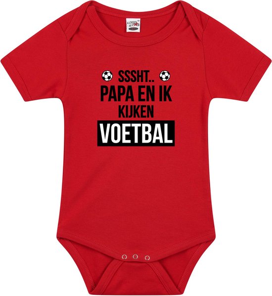 Sssht montre football texte baby onesie rouge garçons et filles - cadeau Vaderdag/ baby shower - Vêtements de bébé CE / coupe du monde 68 (4-6 mois)