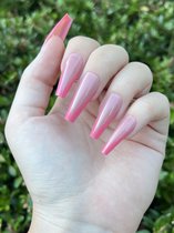 Roze french plaknagels - nepnagels - french nagels - roze nagels - roze plaknagels - plak nagels - nep nagels - nagellijm - lange nepnagels - lange plaknagels