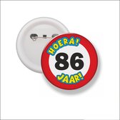 Button Met Speld 58 MM - Hoera 86 Jaar